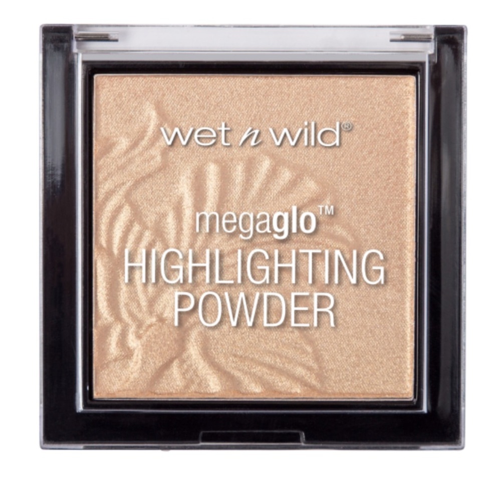 wet n wild megaglo Highlighting Powder in Golden Flower Crown